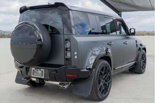 2025 Land Rover Defender 110 V8
