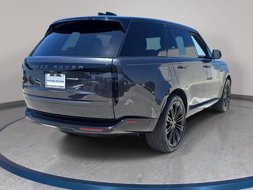 Carpathian Grey Prem Met 2026 Land Rover Range Rover SE