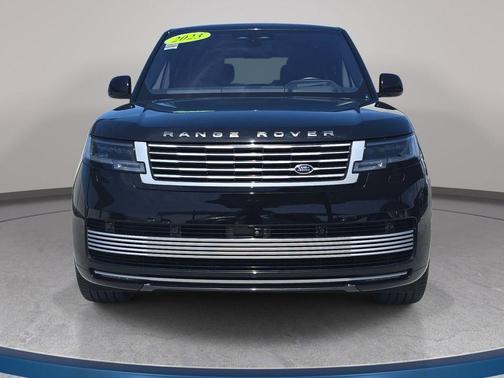 Ligurian Black SV Bespoke Ultra Metallic Sat 2023 Land Rover Range Rover SV