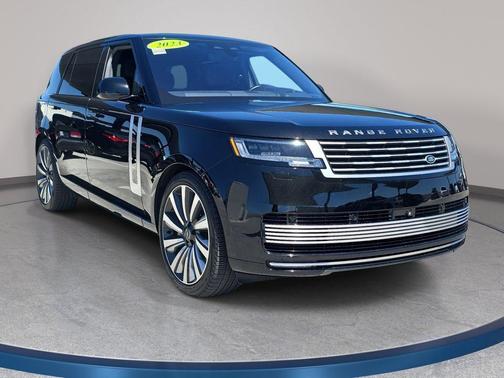 Ligurian Black SV Bespoke Ultra Metallic Sat 2023 Land Rover Range Rover SV