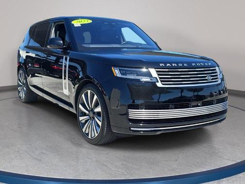 Ligurian Black SV Bespoke Ultra Metallic Sat 2023 Land Rover Range Rover SV