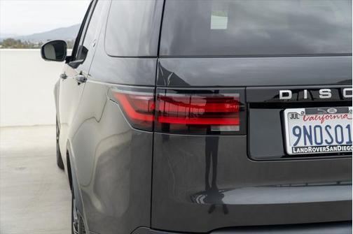 2024 Land Rover Discovery S