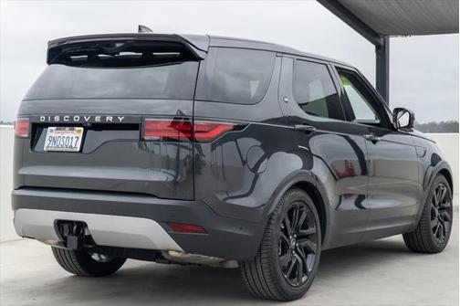 2024 Land Rover Discovery S
