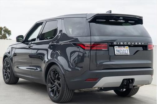 2024 Land Rover Discovery S