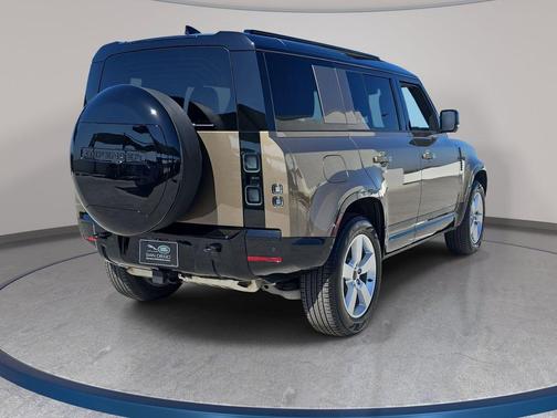 Gondwana Stone Metallic 2026 Land Rover Defender X-Dynamic SE