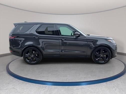 2025 Land Rover Discovery Dynamic SE