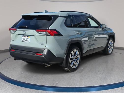 2021 Toyota RAV4 XLE Premium