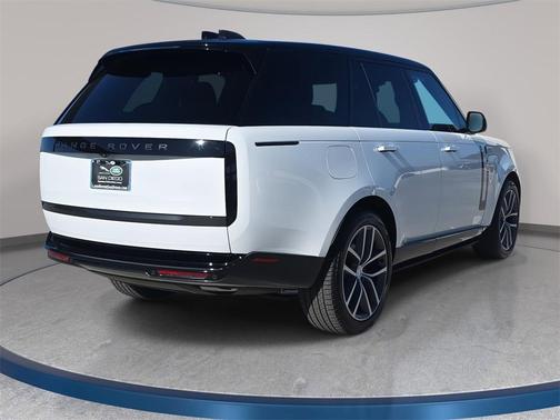 2025 Land Rover Range Rover SE