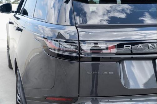 2026 Land Rover Range Rover Velar P250 SE R-Dynamic