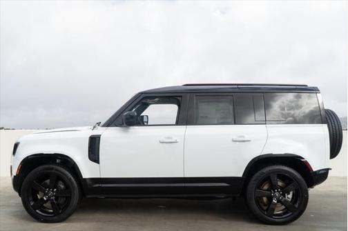2025 Land Rover Defender X-Dynamic SE