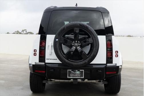 2025 Land Rover Defender X-Dynamic SE