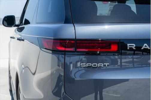 2025 Land Rover Range Rover Sport SE