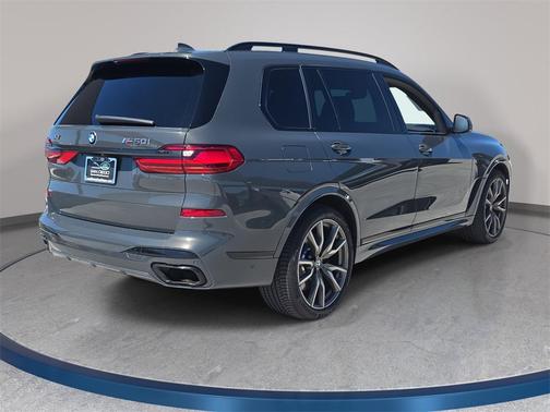 2022 BMW X7 M50i