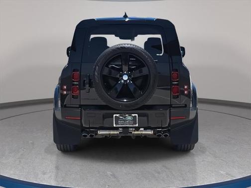 2024 Land Rover Defender SE