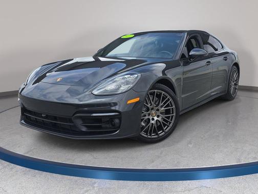 Volcano Grey Metallic 2022 Porsche Panamera 4