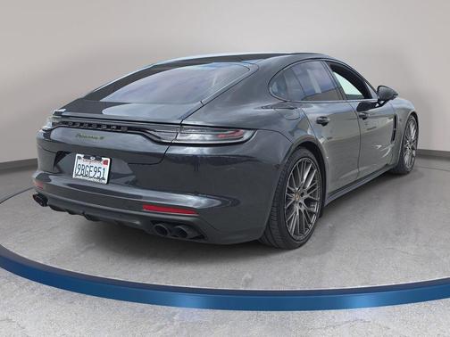 Volcano Grey Metallic 2022 Porsche Panamera 4