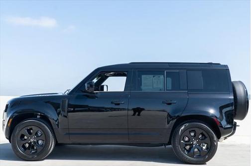 2025 Land Rover Defender X-Dynamic SE