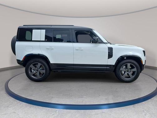 Fuji White 2026 Land Rover Defender X-Dynamic SE