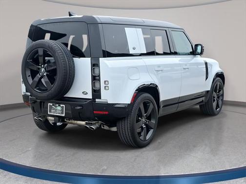2023 Land Rover Defender 110 V8