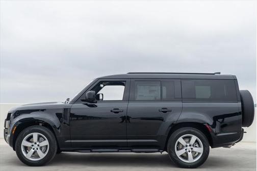 2025 Land Rover Defender X-Dynamic SE