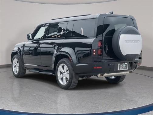 2025 Land Rover Defender X-Dynamic SE