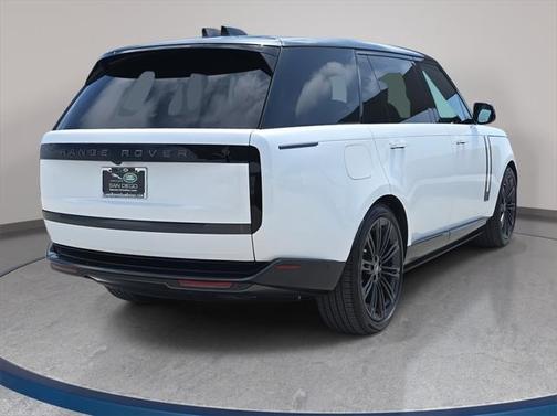 2025 Land Rover Range Rover SE