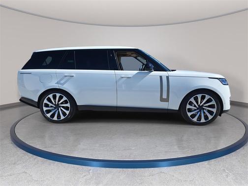 2026 Land Rover Range Rover SE