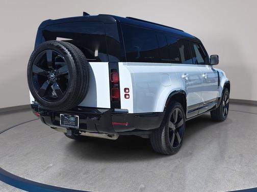 Fuji White 2025 Land Rover Defender X-Dynamic SE