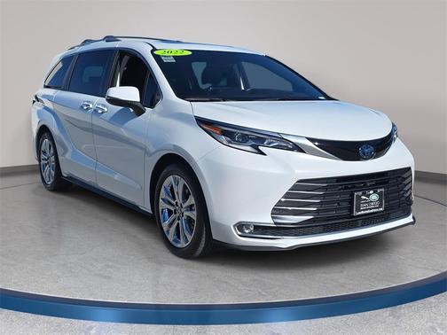 2022 Toyota Sienna Platinum