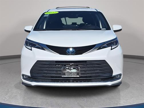 2022 Toyota Sienna Platinum