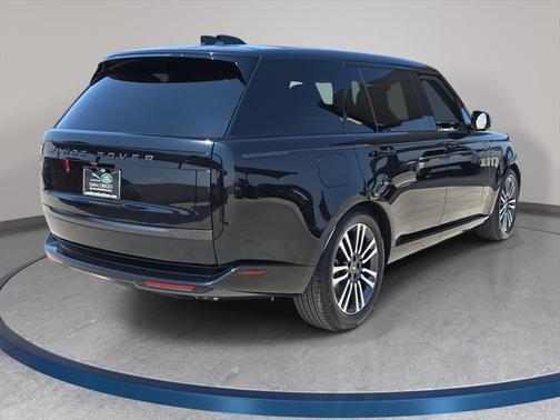 2025 Land Rover Range Rover SE