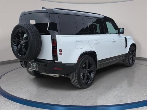 2025 Land Rover Defender X-Dynamic SE