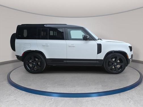 2025 Land Rover Defender X-Dynamic SE