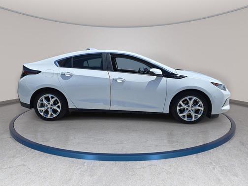 Summit White 2018 Chevrolet Volt Premier