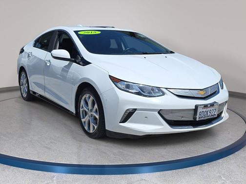 Summit White 2018 Chevrolet Volt Premier