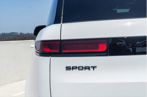 2025 Land Rover Range Rover Sport SE
