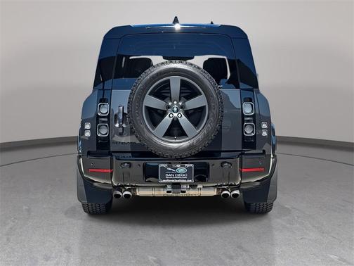 2024 Land Rover Defender V8