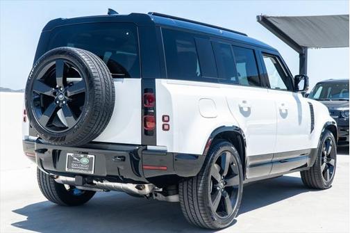 2025 Land Rover Defender X-Dynamic SE