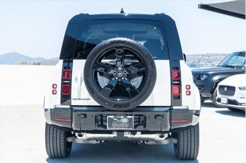 2025 Land Rover Defender X-Dynamic SE