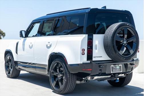 2025 Land Rover Defender X-Dynamic SE