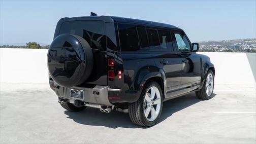 2025 Land Rover Defender X-Dynamic SE