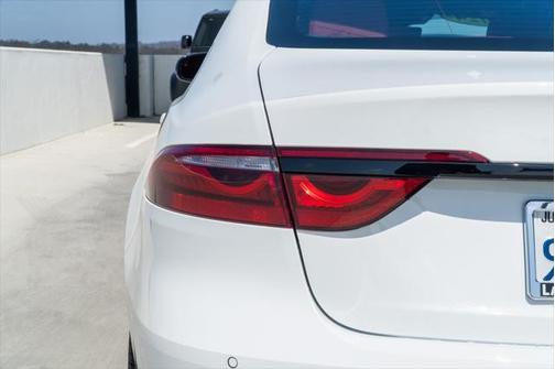 2024 Jaguar XF R-Dynamic SE