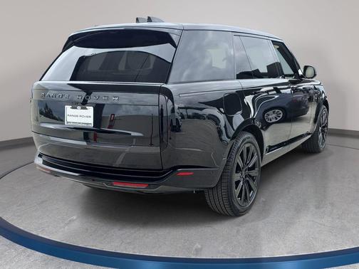 Santorini Black 2026 Land Rover Range Rover SE