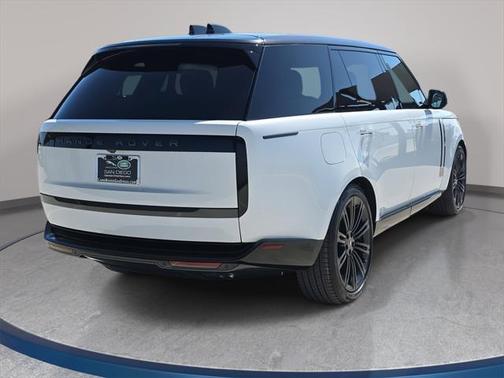 2025 Land Rover Range Rover SE