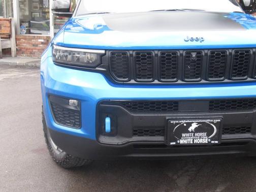 2022 Jeep Grand Cherokee 4xe Trailhawk