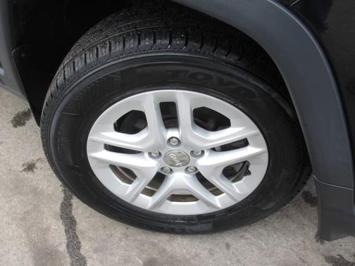 Diamond Black 2017 Jeep Compass Sport