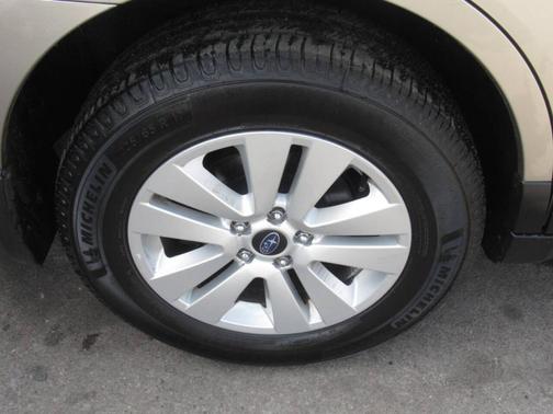 Tungsten Metallic 2016 Subaru Outback 2.5i Premium
