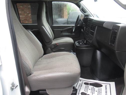 Summit White 2025 Chevrolet Express 3500 LT