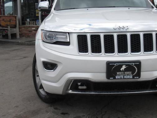 Pearl White 2016 Jeep Grand Cherokee Overland