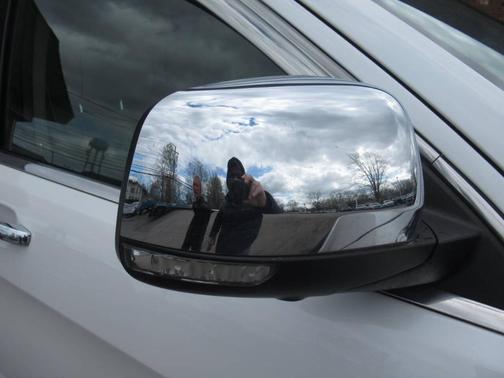 Pearl White 2016 Jeep Grand Cherokee Overland